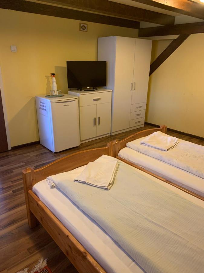 Casa Lenke Hotell Săcele Exteriör bild
